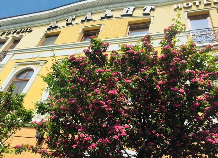 Atlant Hotel Úzhgorod Exterior foto