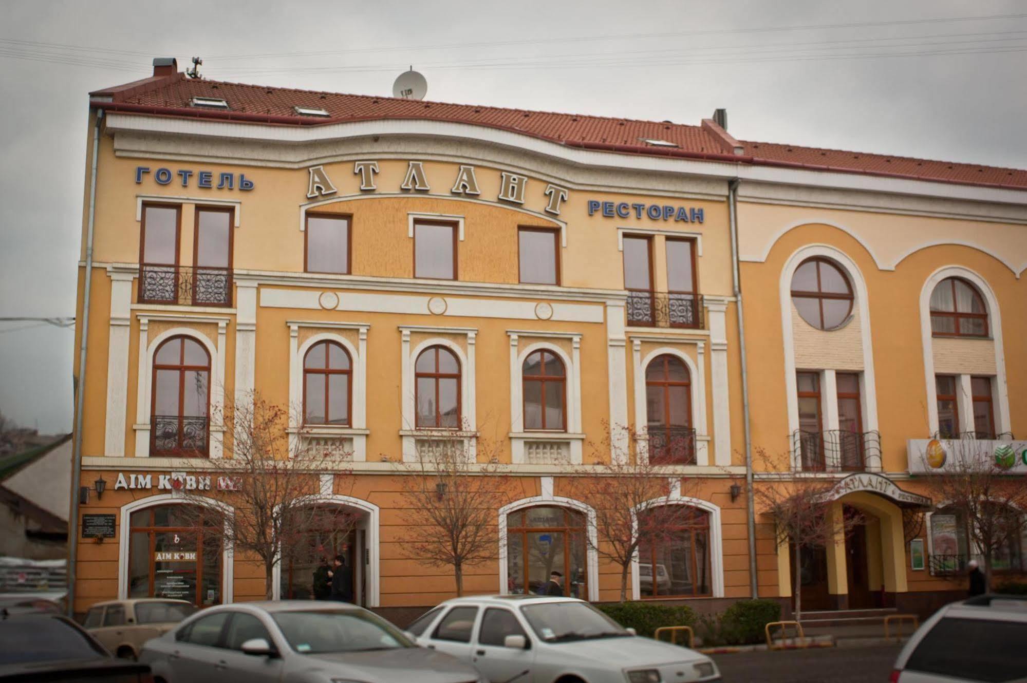 Atlant Hotel Úzhgorod Exterior foto
